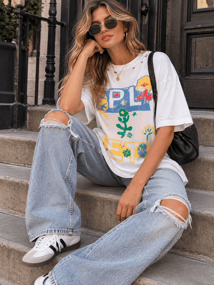 WOMEN'S SHORT SLEEVE PLANET GRAPHIC DISTRESS T-SHIRT