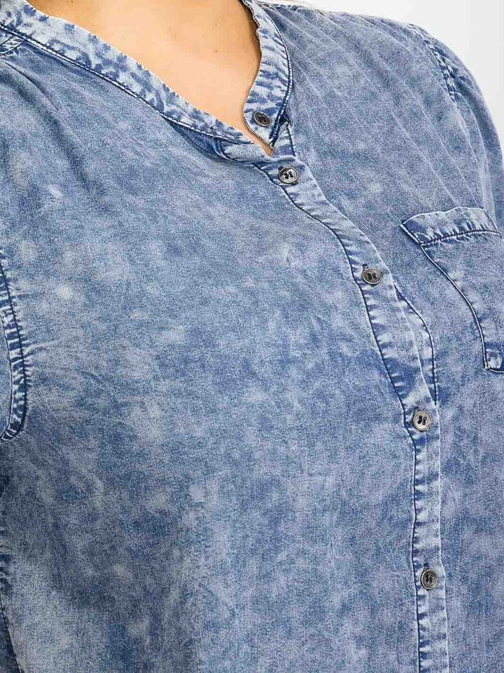 PLUS SIZE SHORT PUFF SLEEVE BUTTON UP WASHED CHAMBRAY BLOUSE