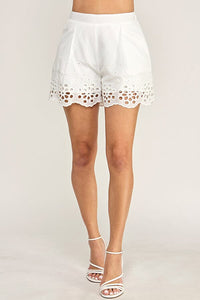 WOMEN'S ELASTIC WAIST FRONT POCKETS EYELET FLORAL MINI SHORTS