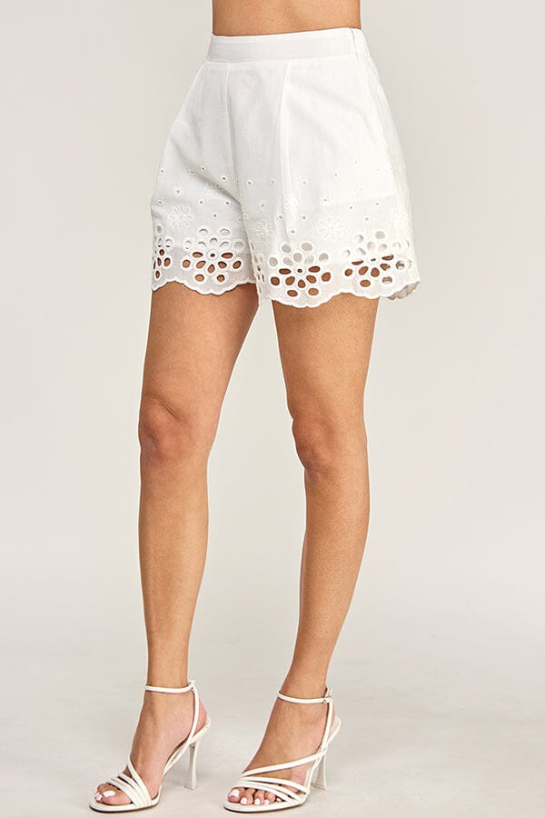 WOMEN'S ELASTIC WAIST FRONT POCKETS EYELET FLORAL MINI SHORTS