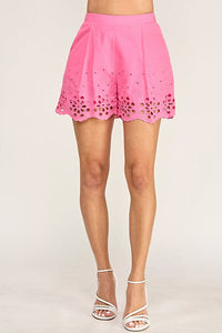 WOMEN'S ELASTIC WAIST FRONT POCKETS EYELET FLORAL MINI SHORTS