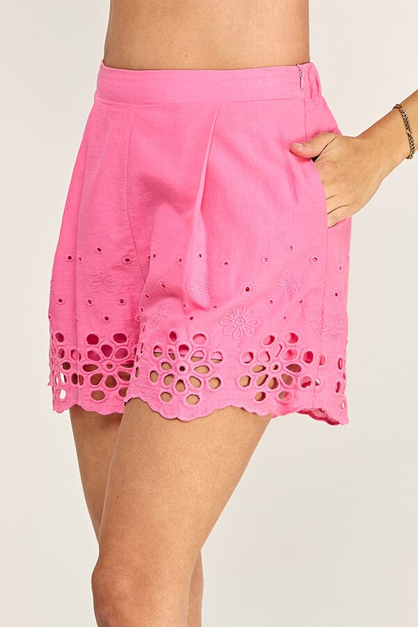 WOMEN'S ELASTIC WAIST FRONT POCKETS EYELET FLORAL MINI SHORTS
