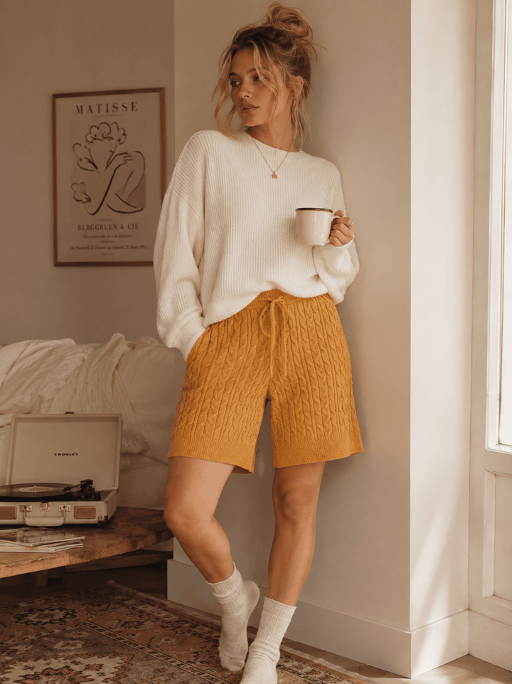 WOMEN'S ELASTIC WAIST SELF TIE CABLE KNIT SHORTS