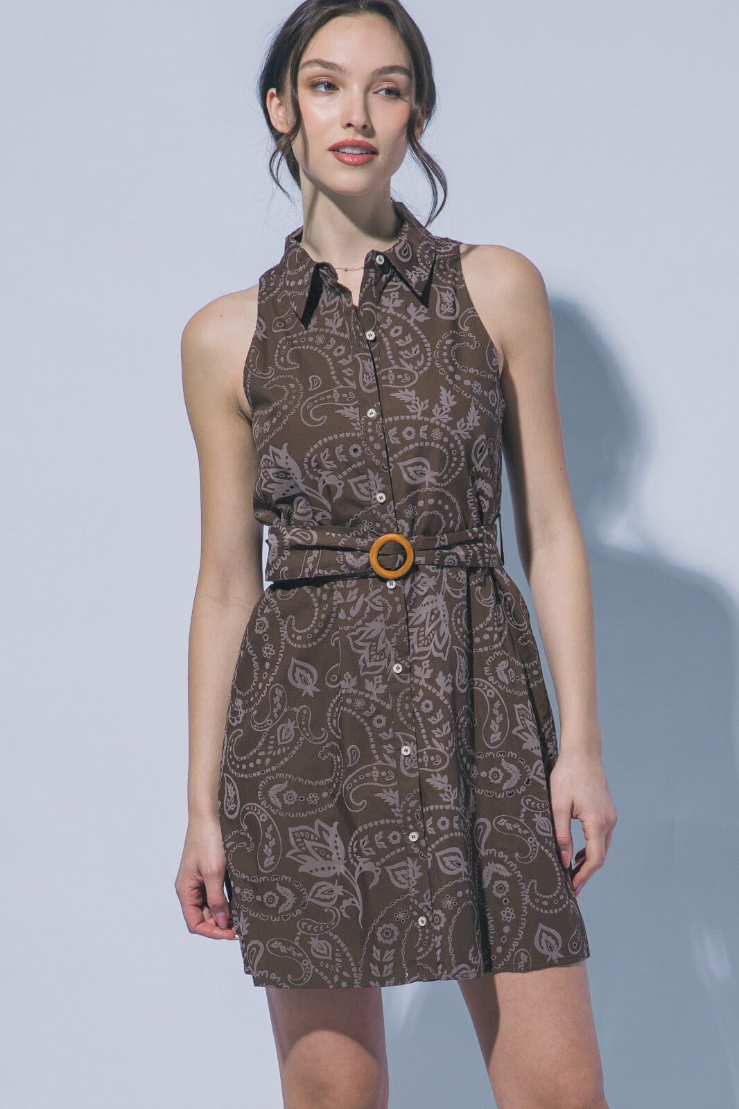 WOMEN'S SLEEVELESS BUTTON UP BELTED EYELET MINI DRESS