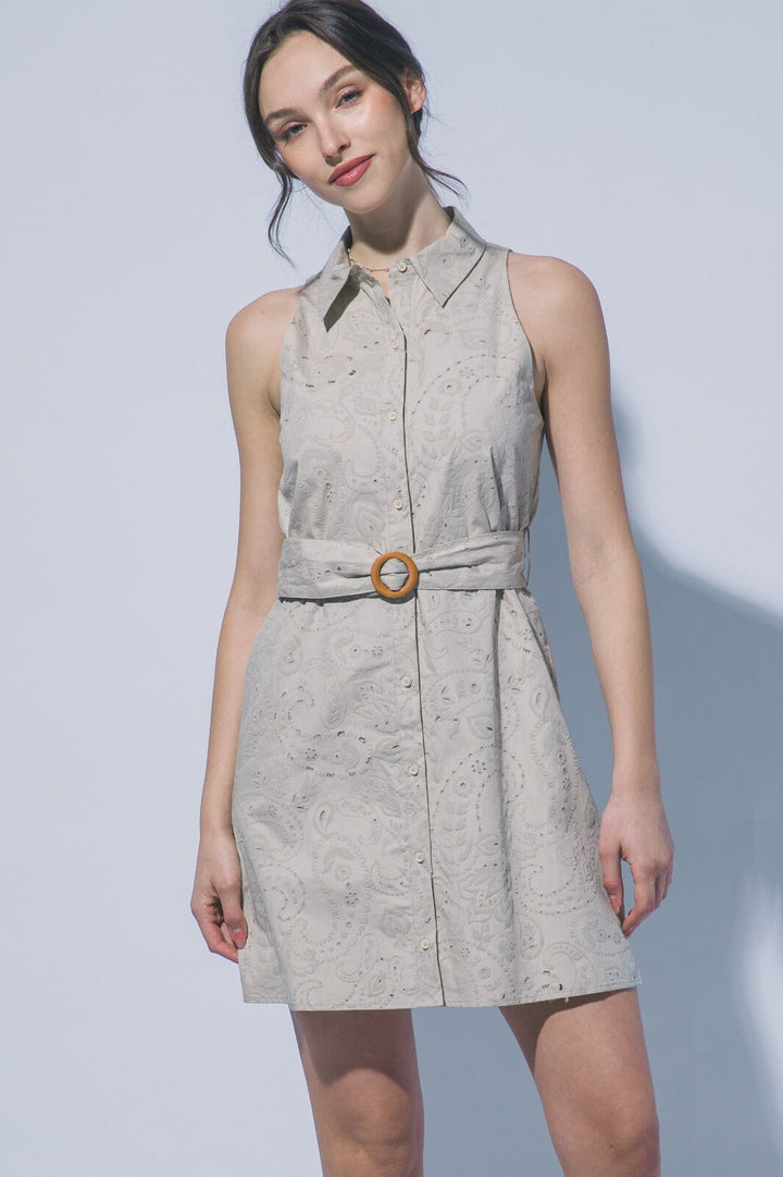 WOMEN'S SLEEVELESS BUTTON UP BELTED EYELET MINI DRESS