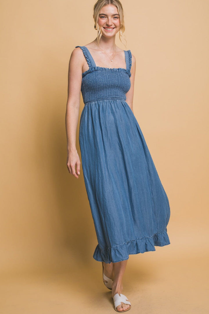 WOMEN'S SLEEVELESS SMOCK RUFFLE BOTTOM HEM CHAMBRAY MIDI DRESS