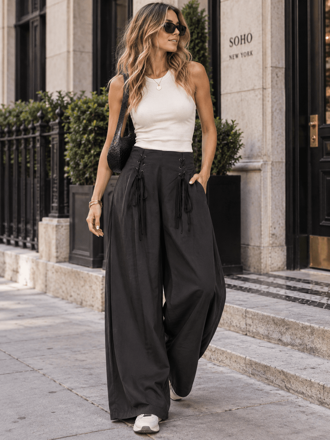 WOMEN'S ELASTIC WAIST FRONT POCKETS LACE UP DETAILED WIDE LEG PANTS