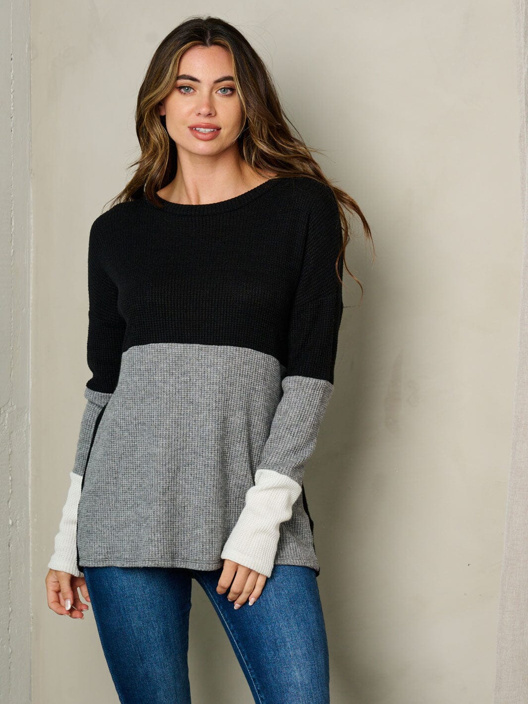 Colorblock Top WOMEN'S LONG SLEEVE COLORBLOCK TOP – Wholesalefashiontrends.com