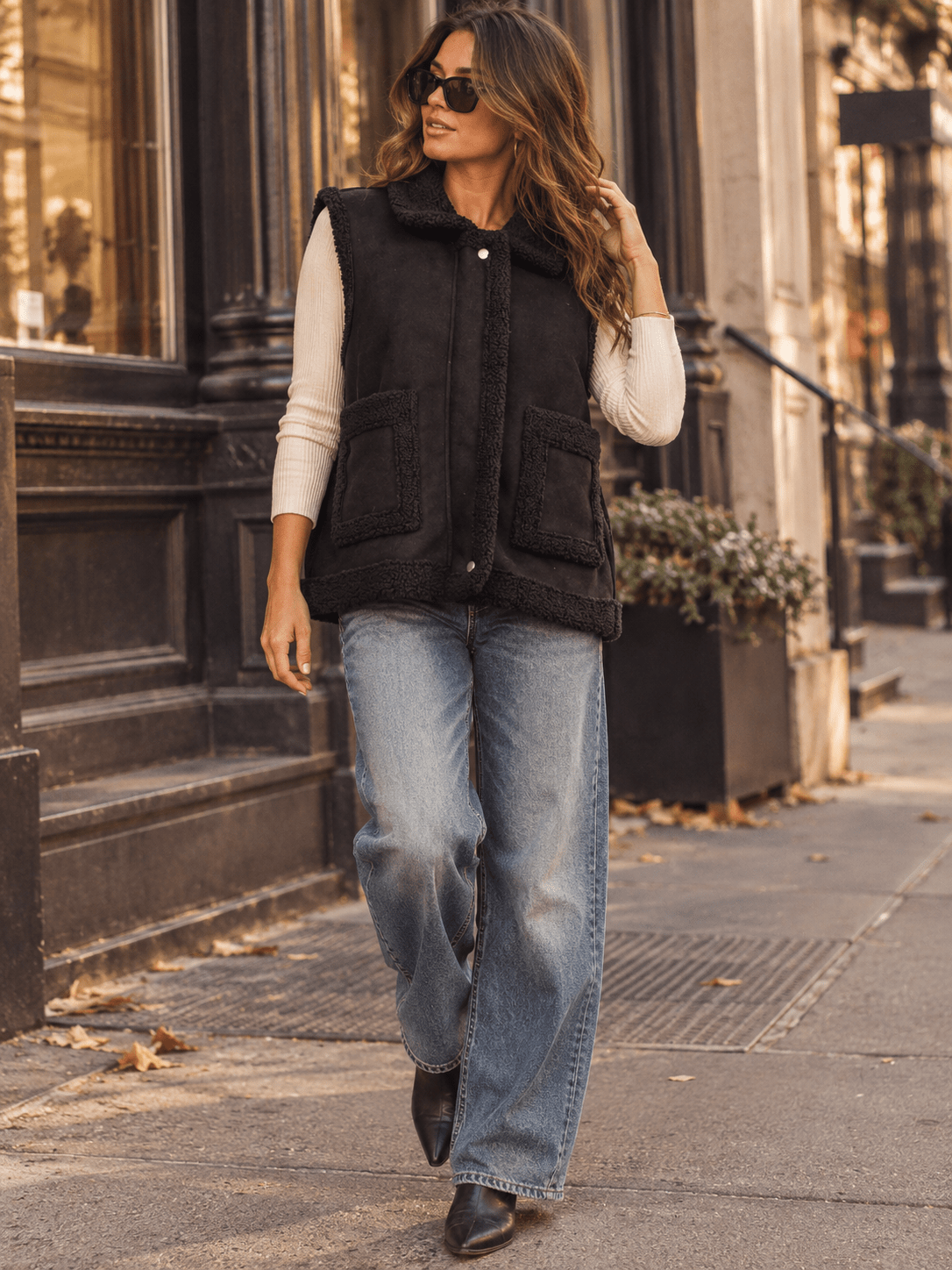 WOMEN'S SLEEVELESS ZIP UP FRONT POCKETS SHERPA CONTRAST VEST