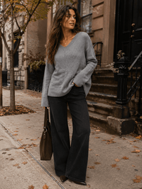 WOMEN'S LONG SLEEVE V-NECK PULLOVER SWEATER