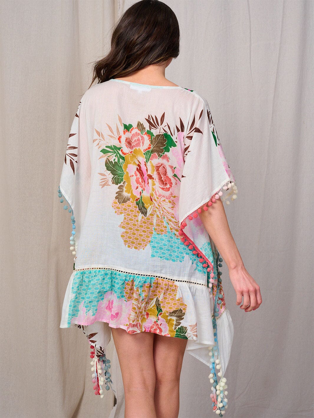 WOMEN'S SHORT SLEEVE V-NECK TRIM TUNIC FLORAL TOP