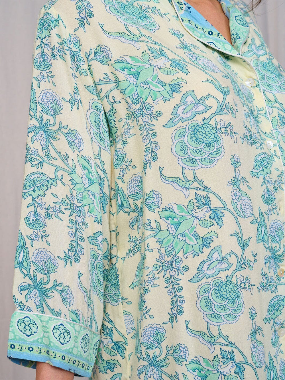 WOMEN'S 3/4 SLEEVE BUTTON UP FRONT POCKET FLORAL MINI DRESS