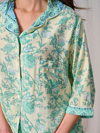 WOMEN'S 3/4 SLEEVES BUTTON UP FRONT POCKET BLOUSE