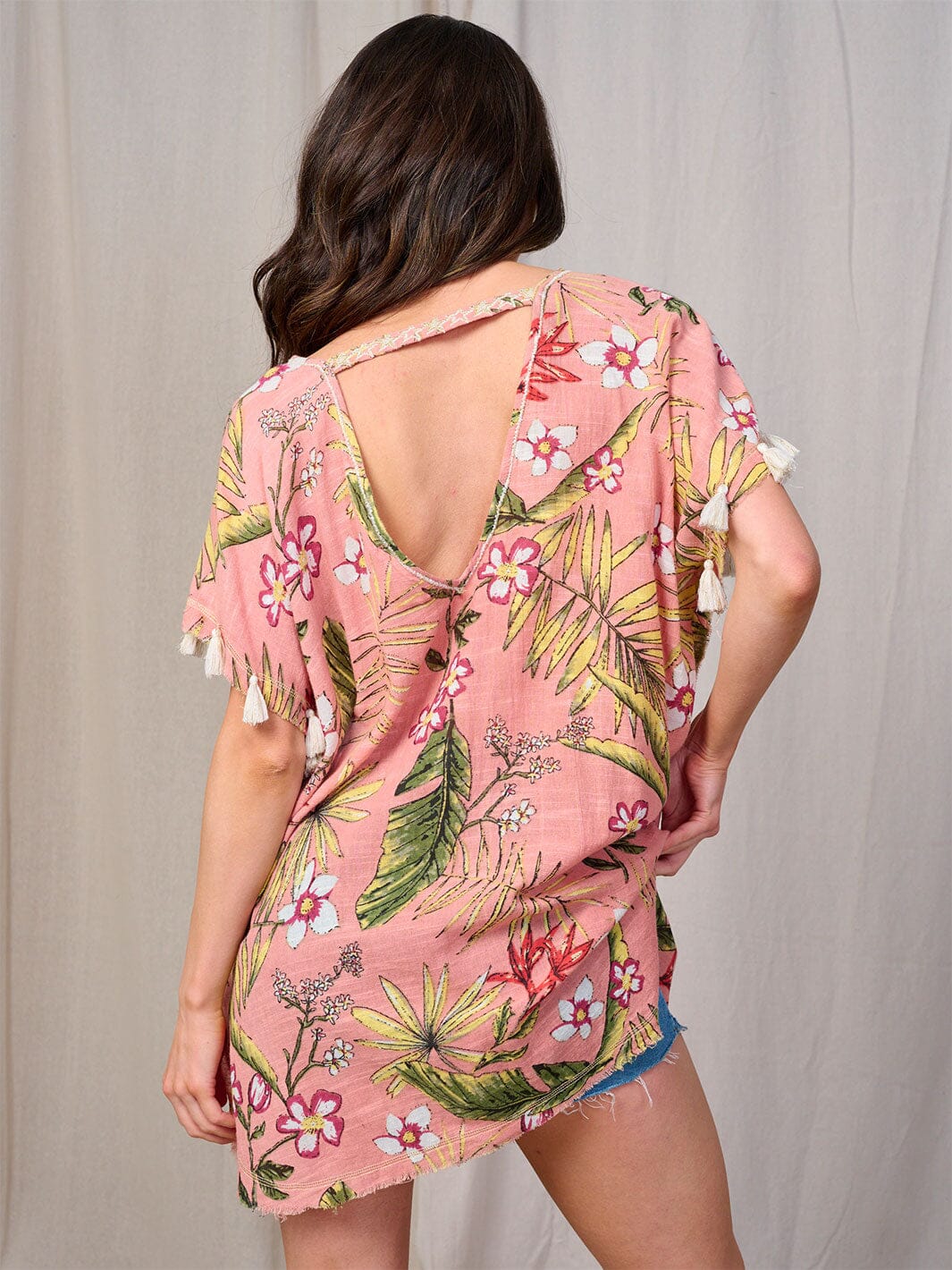 WOMEN'S SHORT SLEEVE V-NECK TASSEL TRIM TUNIC FLORAL TOP