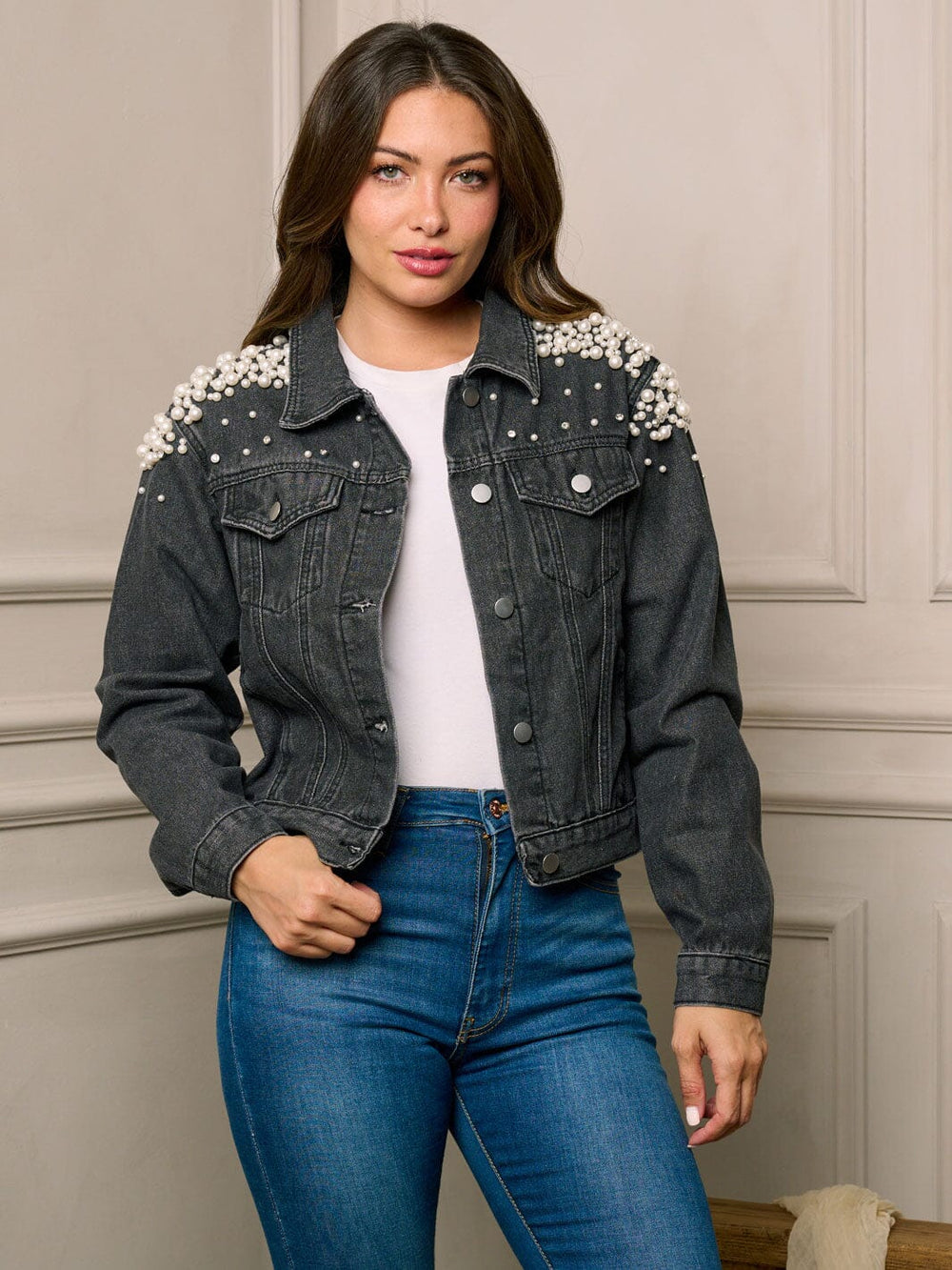 WOMEN'S LONG SLEEVE BUTTON UP PEARL DETAILED DENIM JACKET
