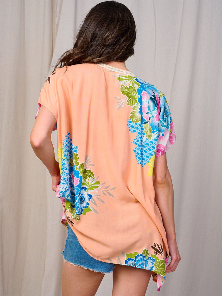 WOMEN'S SHORT SLEEVE V-NECK TRIM TUNIC FLORAL TOP