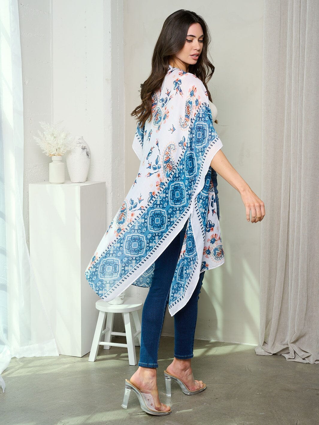 WOMEN'S SHORT SLEEVE OPEN FRONT PAISLEY PRINT KIMONO