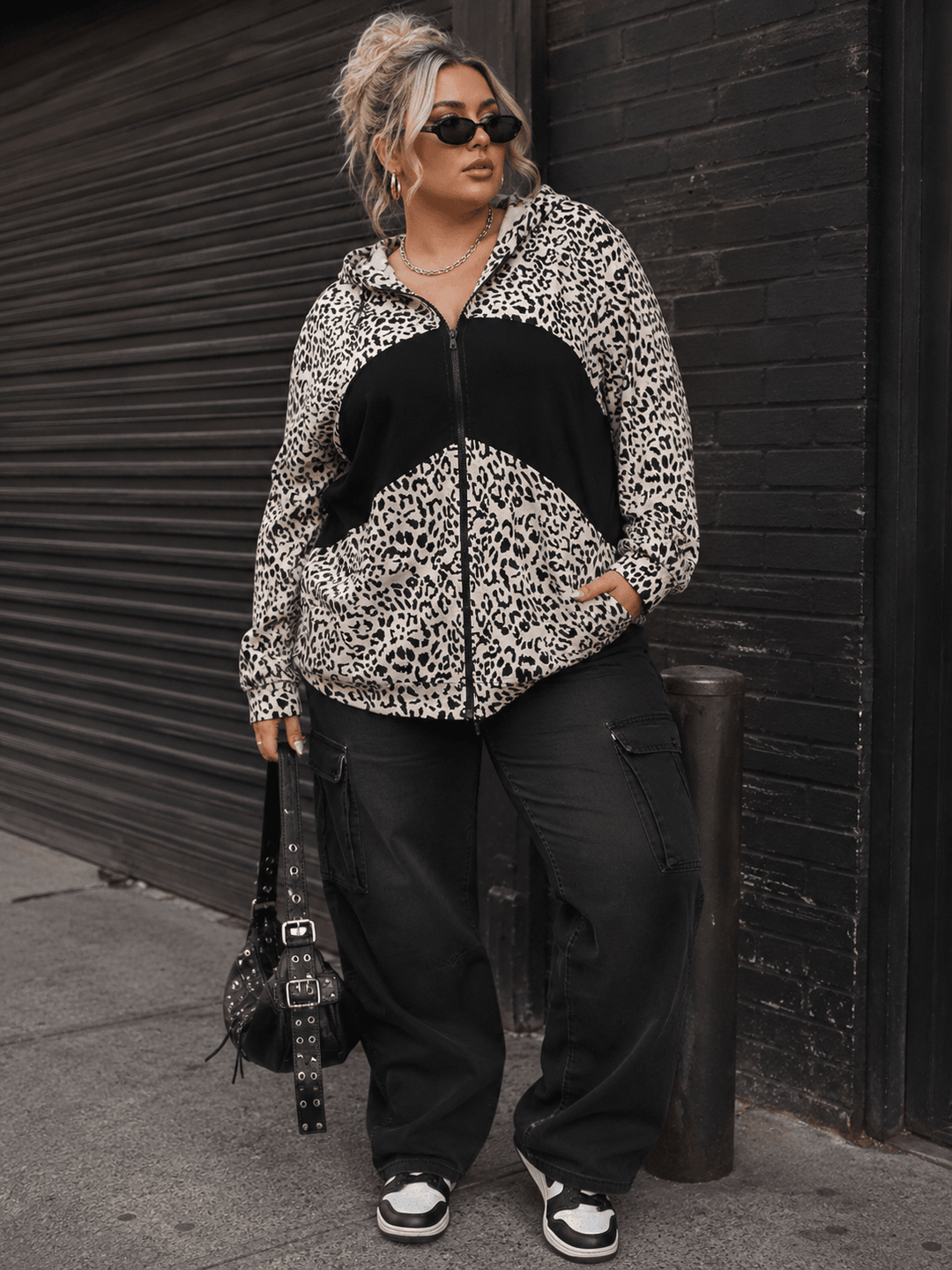 PLUS SIZE LONG SLEEVE ZIPPER CLOSURE FRONT POCKETS ANIMAL PRINT HOODED SWEATER