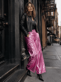 WOMEN'S BUTTON CLOSURE CARGO POCKETS METALLIC WIDE LEG PANTS