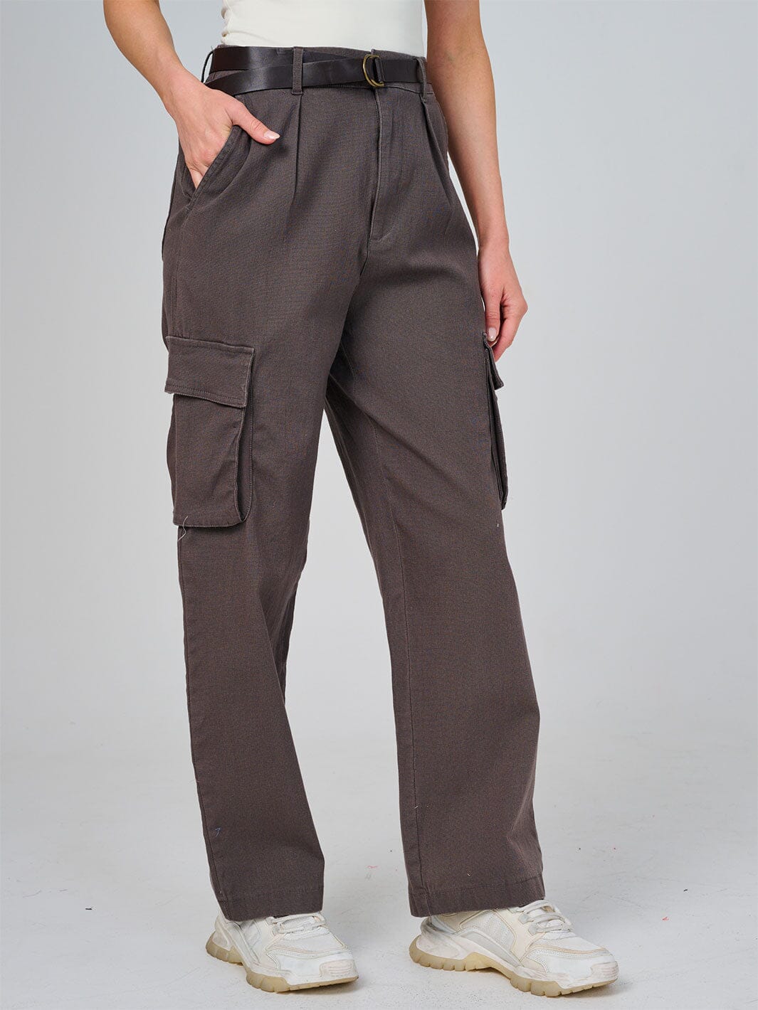 WOMEN'S BUTTON CLOSURE POCKETS BELTED WIDE LEG DENIM PANTS