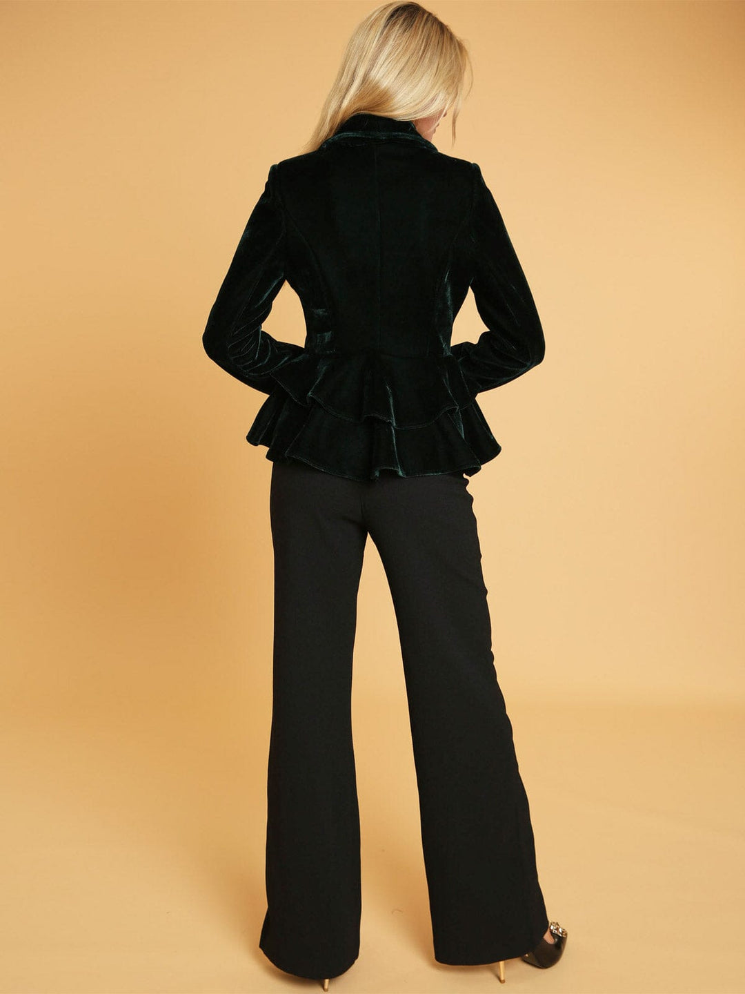 WOMEN'S LONG SLEEVE BUTTON CLOSURE RUFFLE DETAILED VELVET BLAZER