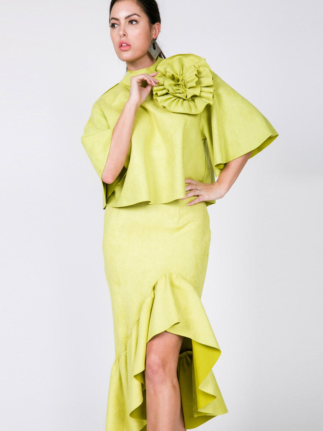 WOMEN'S ZIPPER CLOSURE HIGH-LOW RUFFLE MIDI SKIRT