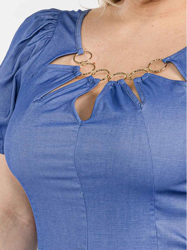 PLUS SIZE SHORT SLEEVE NECK DETAILED FIT & FLARE CHAMBRAY MIDI DRESS