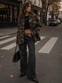 WOMEN'S LONG SLEEVE BUTTON CLOSURE POCKETS CAMO PRINT DENIM JACKET