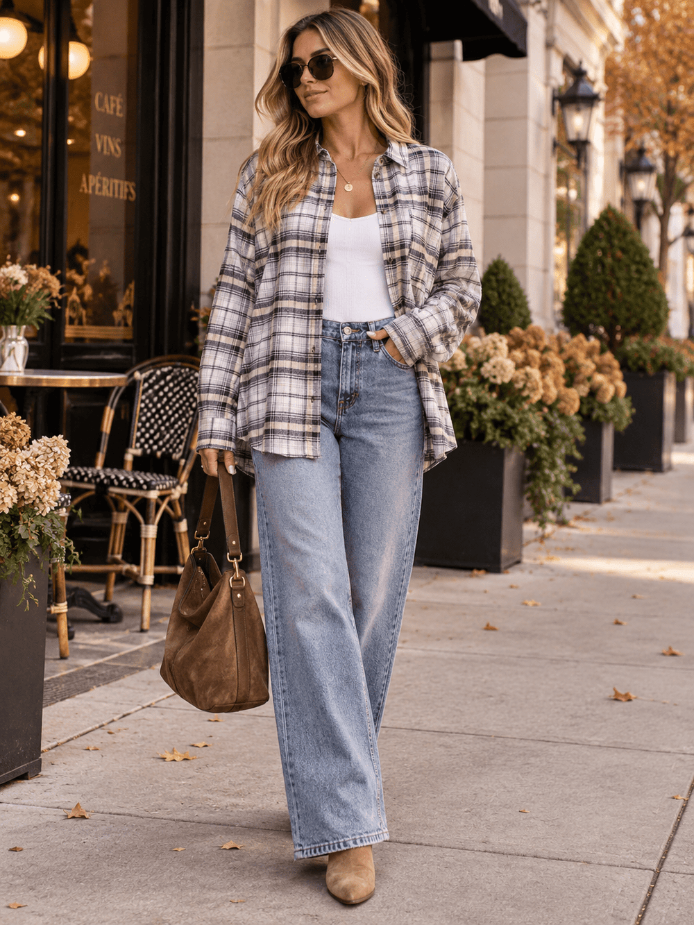 WOMEN'S LONG SLEEVE BUTTON CLOSURE FRONT POCKET PLAID SHIRT