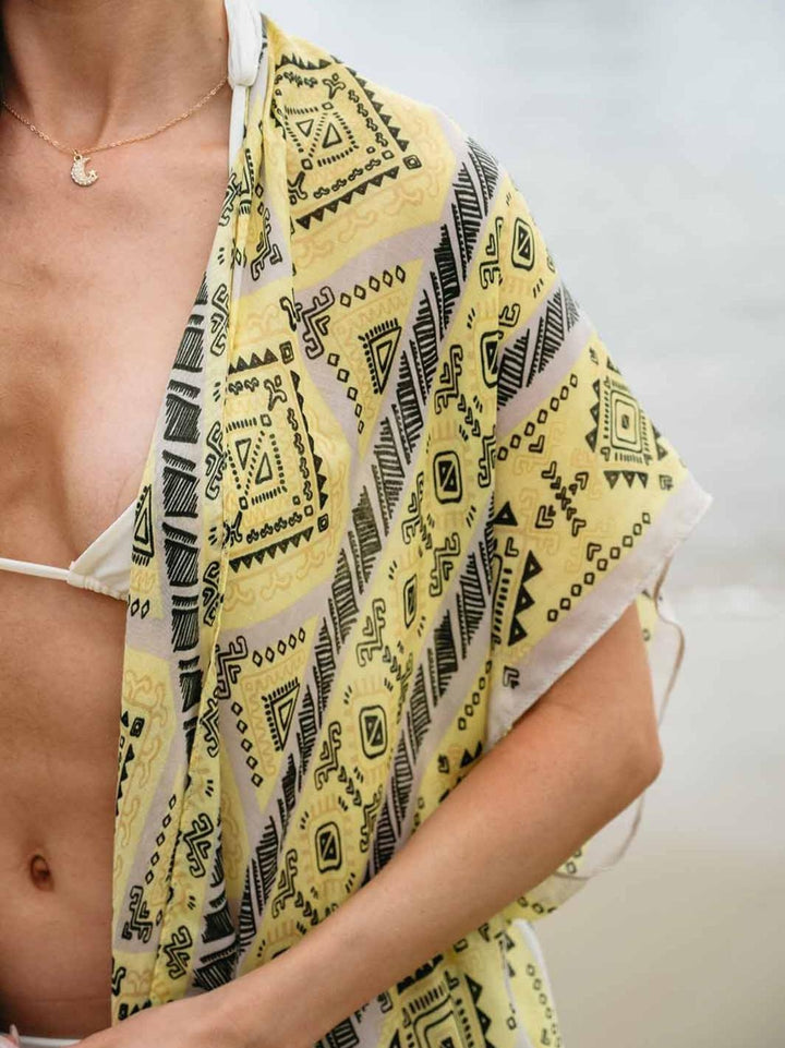 WOMEN'S SHORT SLEEVE OPEN FRONT MULTI PRINT KIMONO