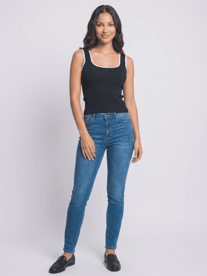 WOMEN'S SLEEVELESS PEARL DETAILED TRIM RIBBED TANK TOP