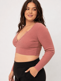 PLUS SIZE LONG SLEEVE BUTTON CLOSURE RIBBED CROP TOP