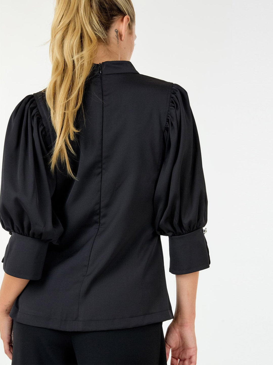 WOMEN'S 3/4 SLEEVE MOCK NECK BLOUSE