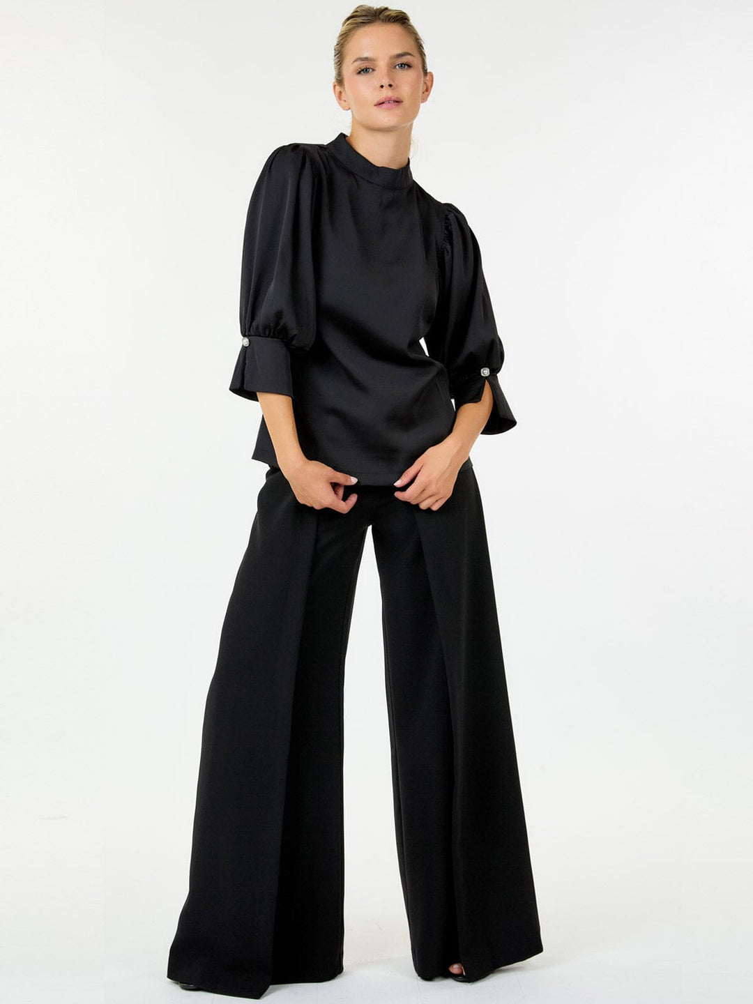 WOMEN'S 3/4 SLEEVE MOCK NECK BLOUSE