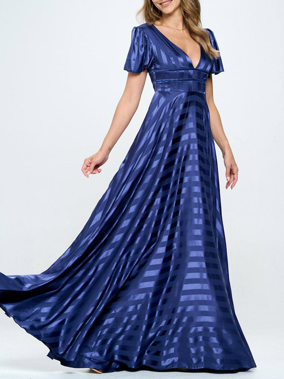 WOMEN'S SHORT SLEEVE V-NECK LOW OPEN BACK DETAILED MAXI DRESS