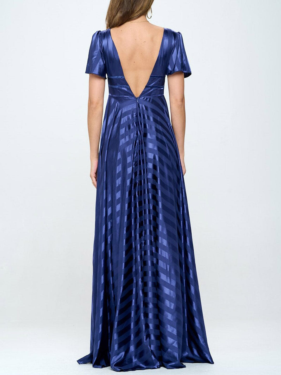 WOMEN'S SHORT SLEEVE V-NECK LOW OPEN BACK DETAILED MAXI DRESS