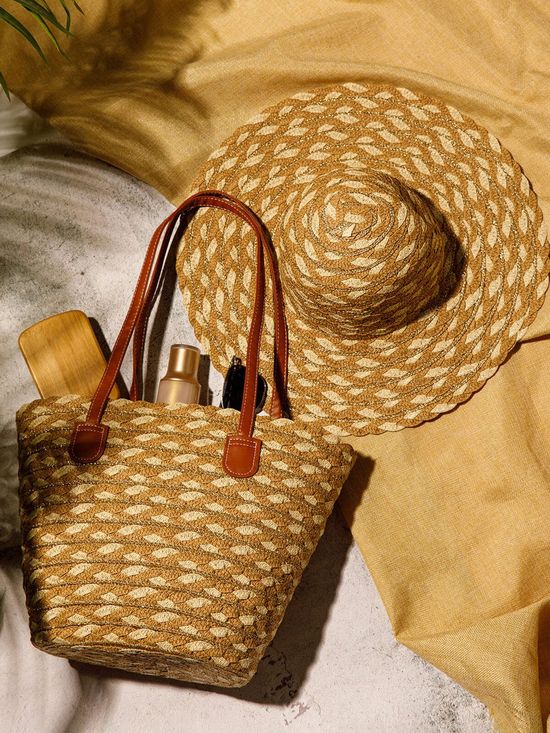 WOMEN'S STRAW SUN HAT WITH MATCHING WOVEN COLORBLOCK TOTE BAG