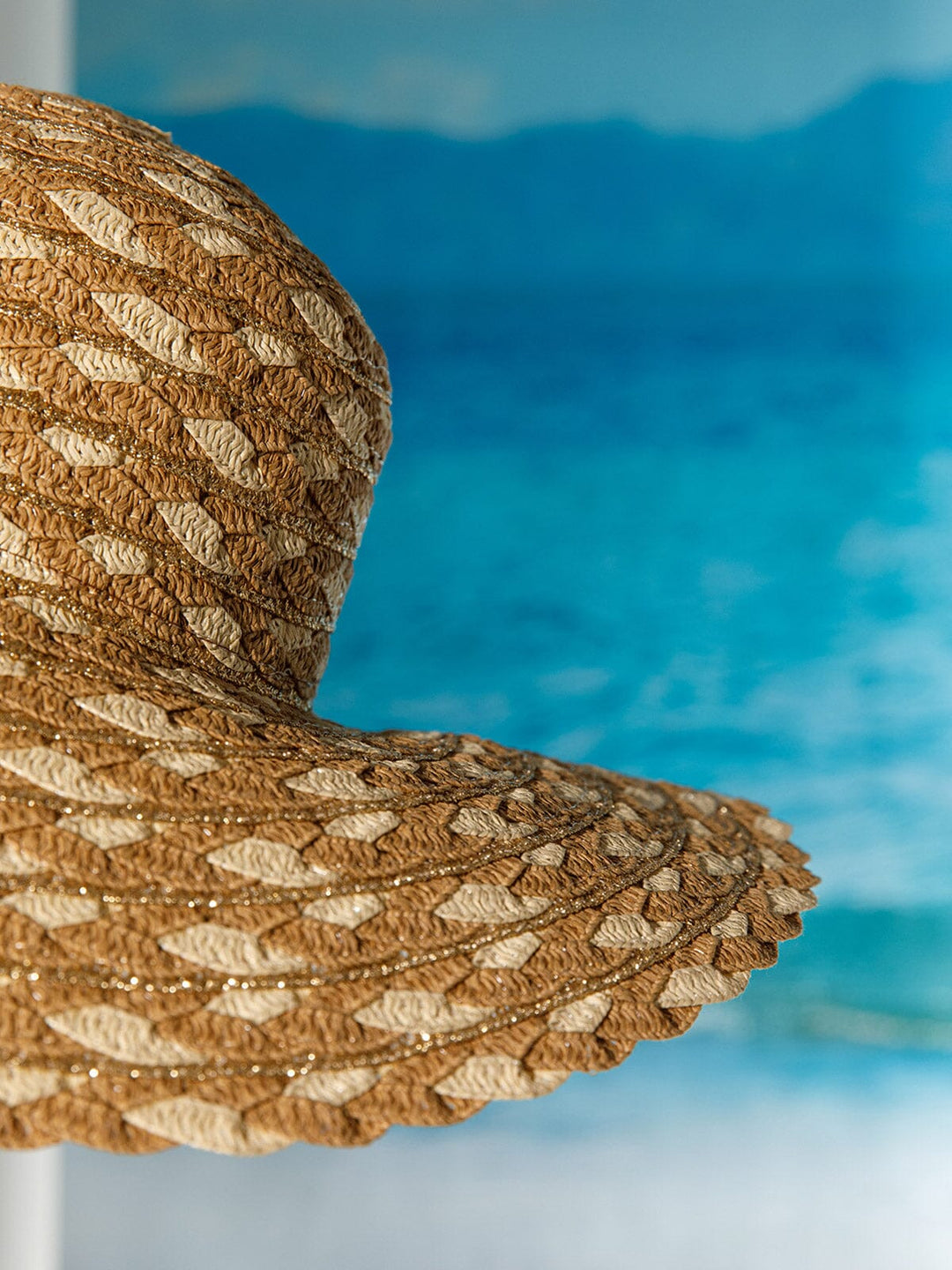 WOMEN'S STRAW SUN HAT WITH MATCHING WOVEN COLORBLOCK TOTE BAG