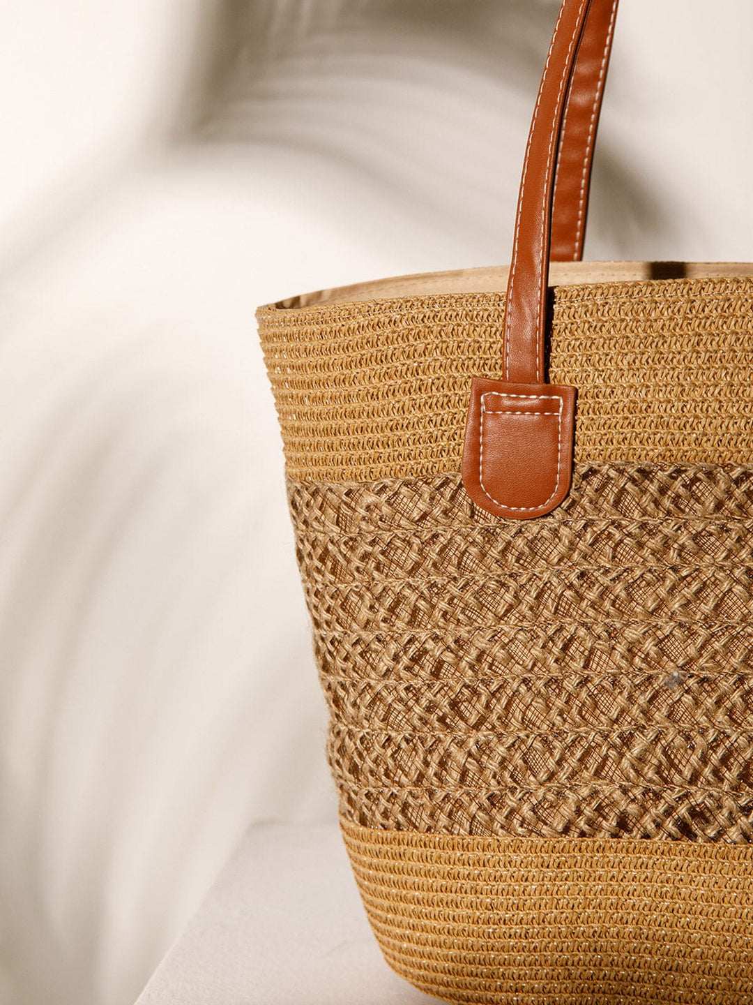WOMEN'S STRAW SUN HAT WITH MATCHING WOVEN COLORBLOCK TOTE BAG