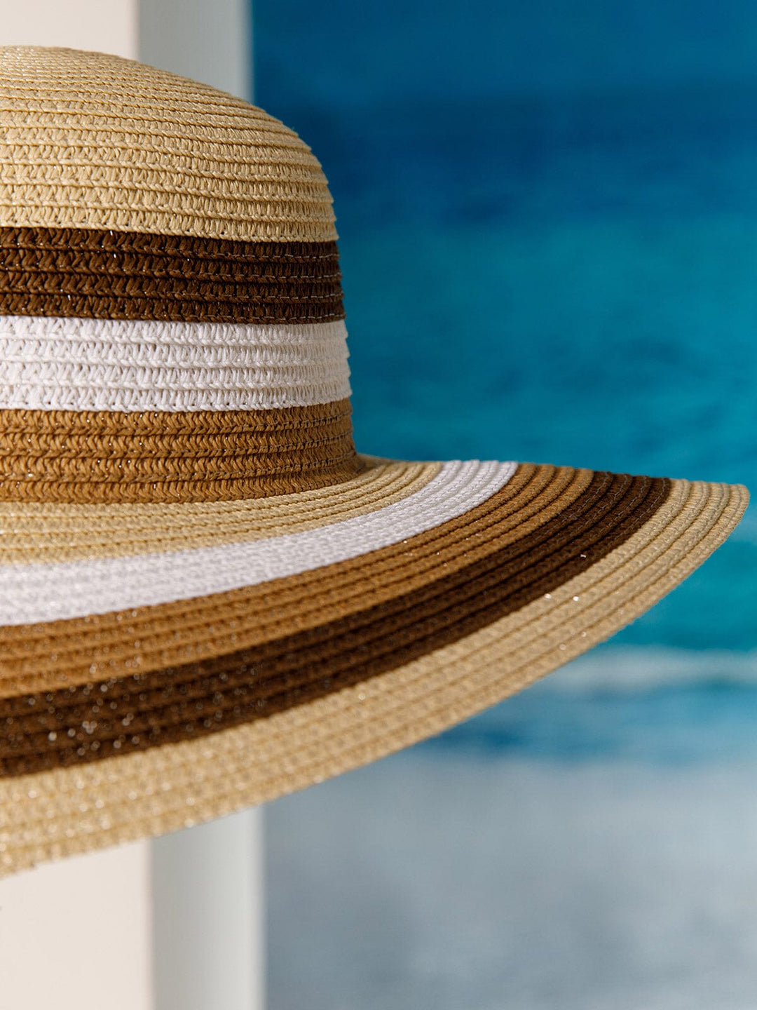 WOMEN'S STRAW SUN HAT WITH MATCHING WOVEN COLORBLOCK TOTE BAG