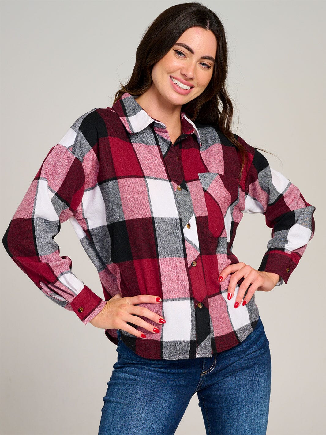 WOMEN'S LONG SLEEVE FRONT POCKET BUTTON UP PLAID SHIRT