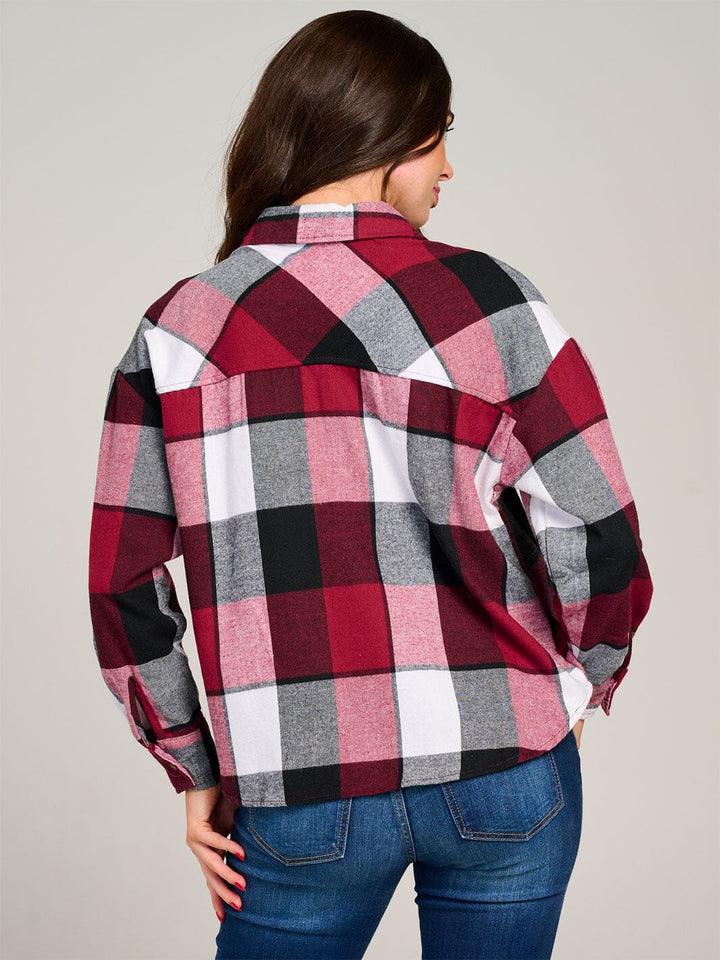 WOMEN'S LONG SLEEVE FRONT POCKET BUTTON UP PLAID SHIRT