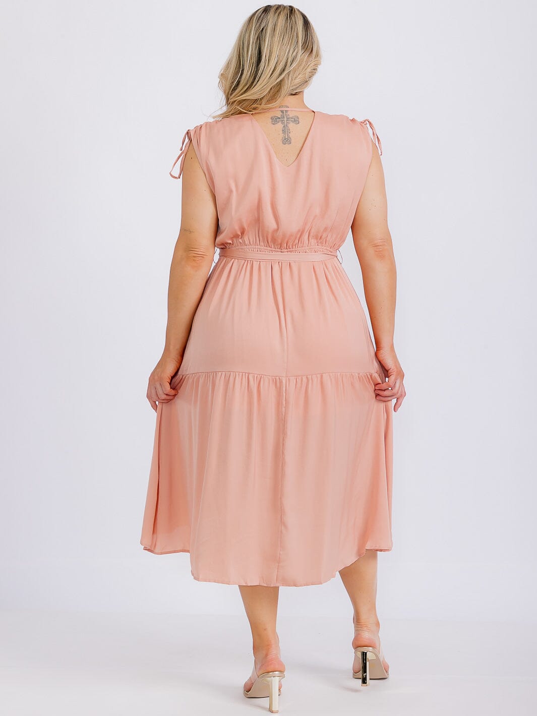 PLUS SIZE SLEEVELESS V-NECK SELF TIE TIERED HIGH-LOW MIDI DRESS