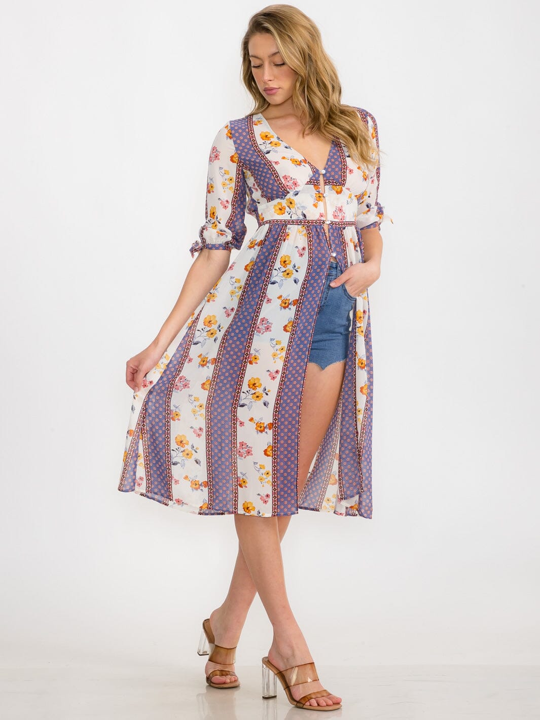 WOMEN'S SHORT SLEEVE BUTTON UP FLORAL KIMONO