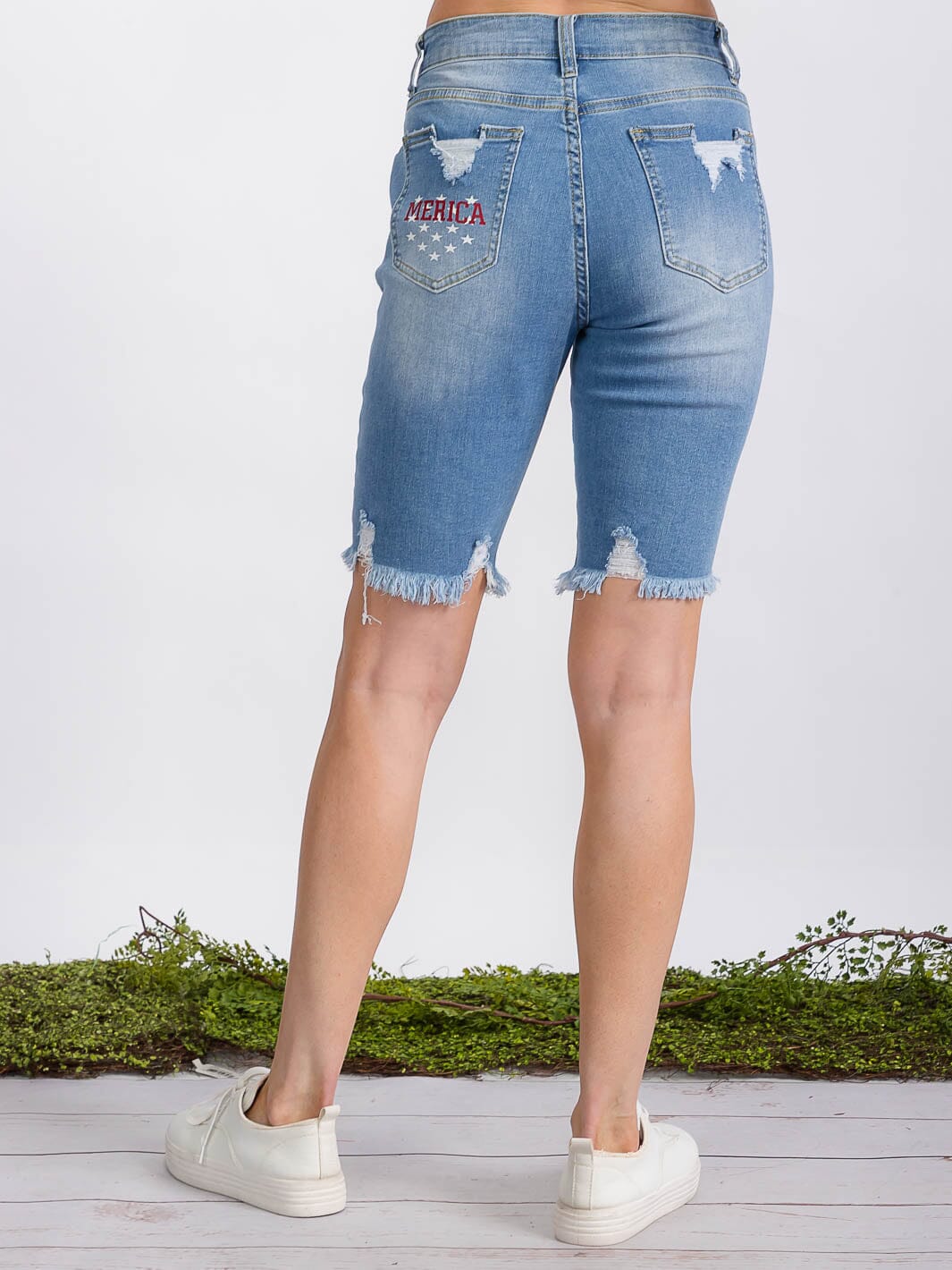 WOMEN'S BUTTON CLOSURE POCKETS DISTRESS PATRIOTIC DENIM BIKER SHORTS