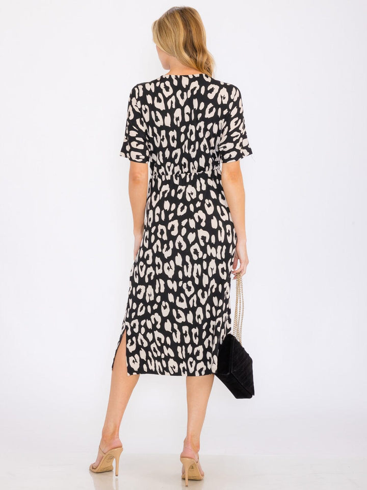 WOMEN'S SHORT SLEEVES FRONT POCKETS SURPLICE ANIMAL PRINT MIDI DRESS