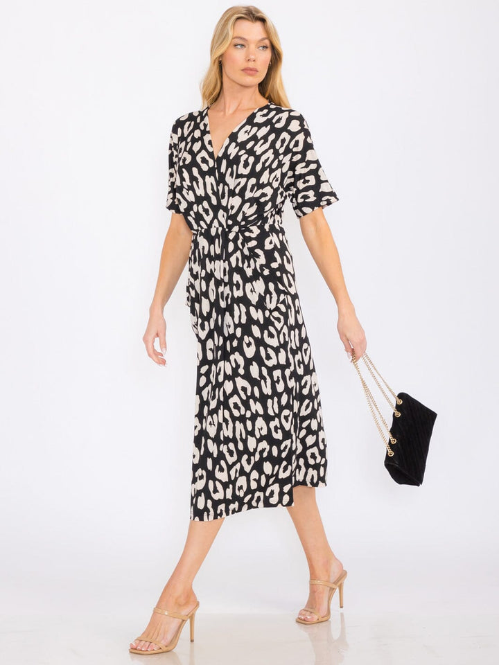 WOMEN'S SHORT SLEEVES FRONT POCKETS SURPLICE ANIMAL PRINT MIDI DRESS