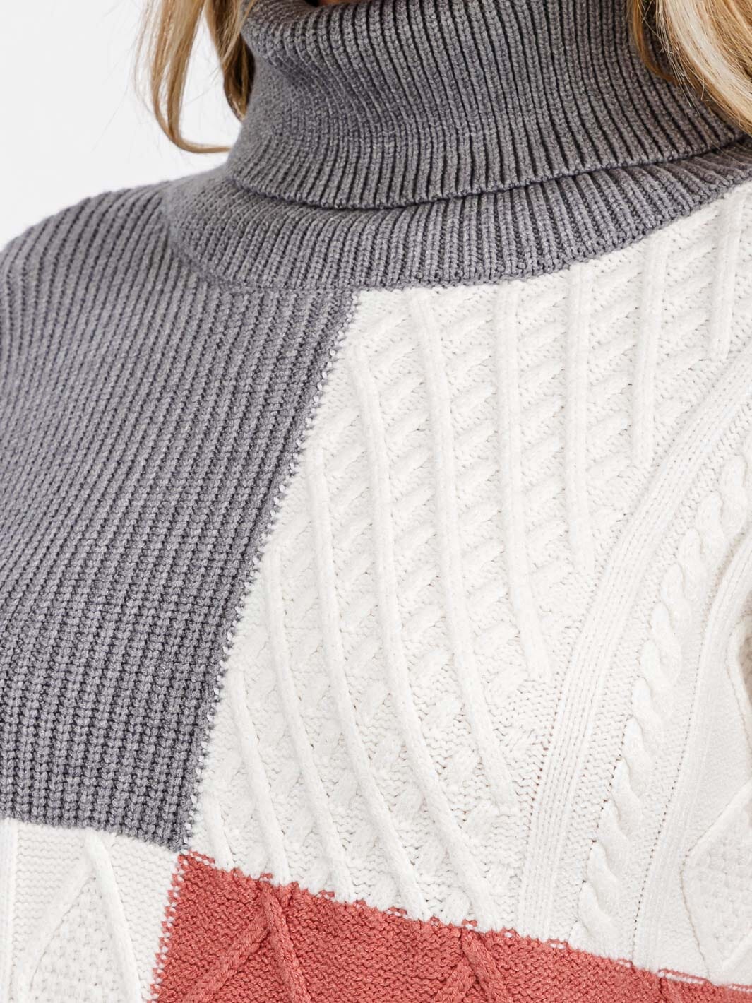 WOMEN'S LONG SLEEVE TURTLE NECK DETAILED COLORBLOCK PULLOVER SWEATER