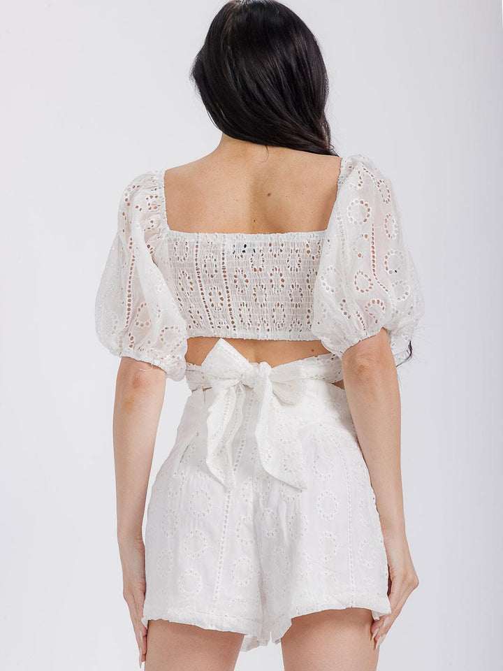 WOMEN'S SHORT SLEEVES CROP TOP & ZIPPER CLOSURE MINI SHORTS EYELET 2PC. SET