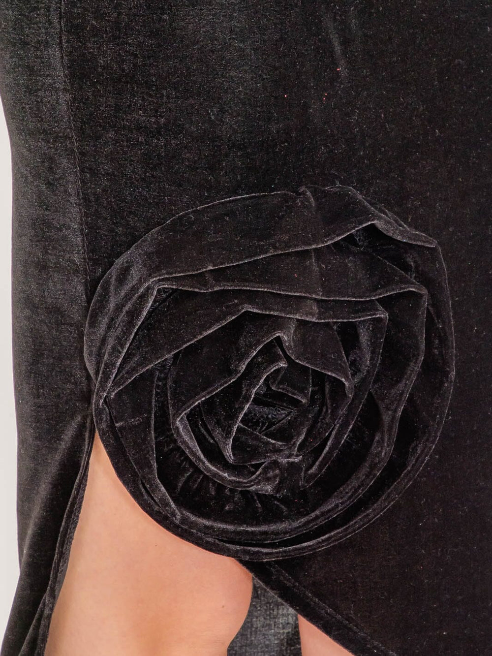 WOMEN'S ELASTIC WAIST FLOWER DETAILED VELVET MIDI SKIRT